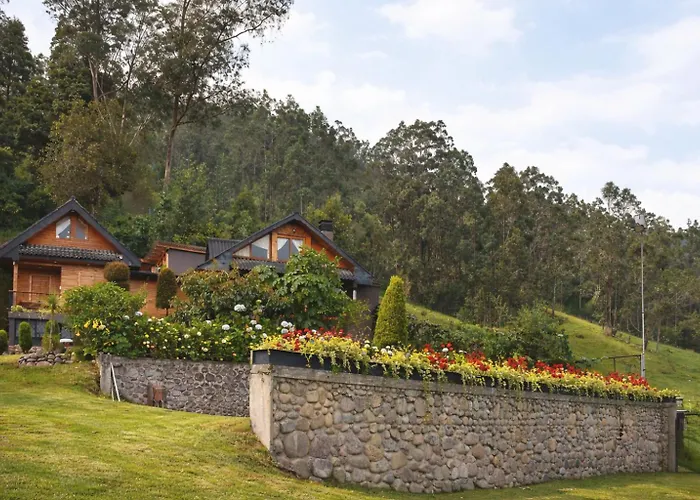 Vacaciones en Cuenca, quédate en Picota Cucho una encantadora quinta VIP con jacuzzi, turco, zona BBQ a 10km del centro de la ciudad - 20 huéspedes - 3 habitaciones